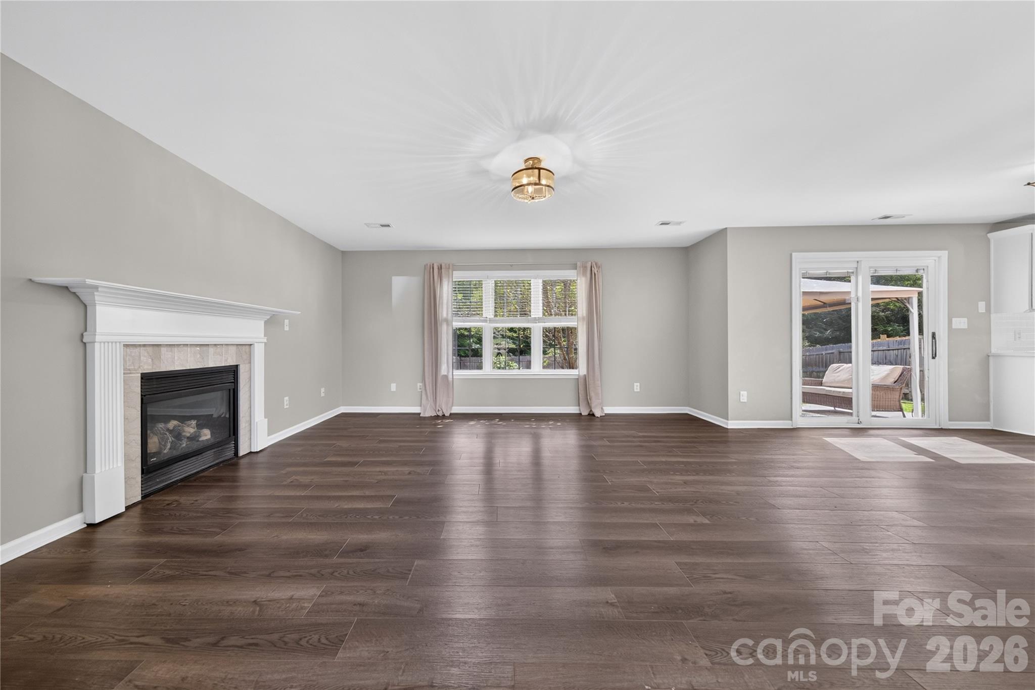1505 Hollythorne Drive