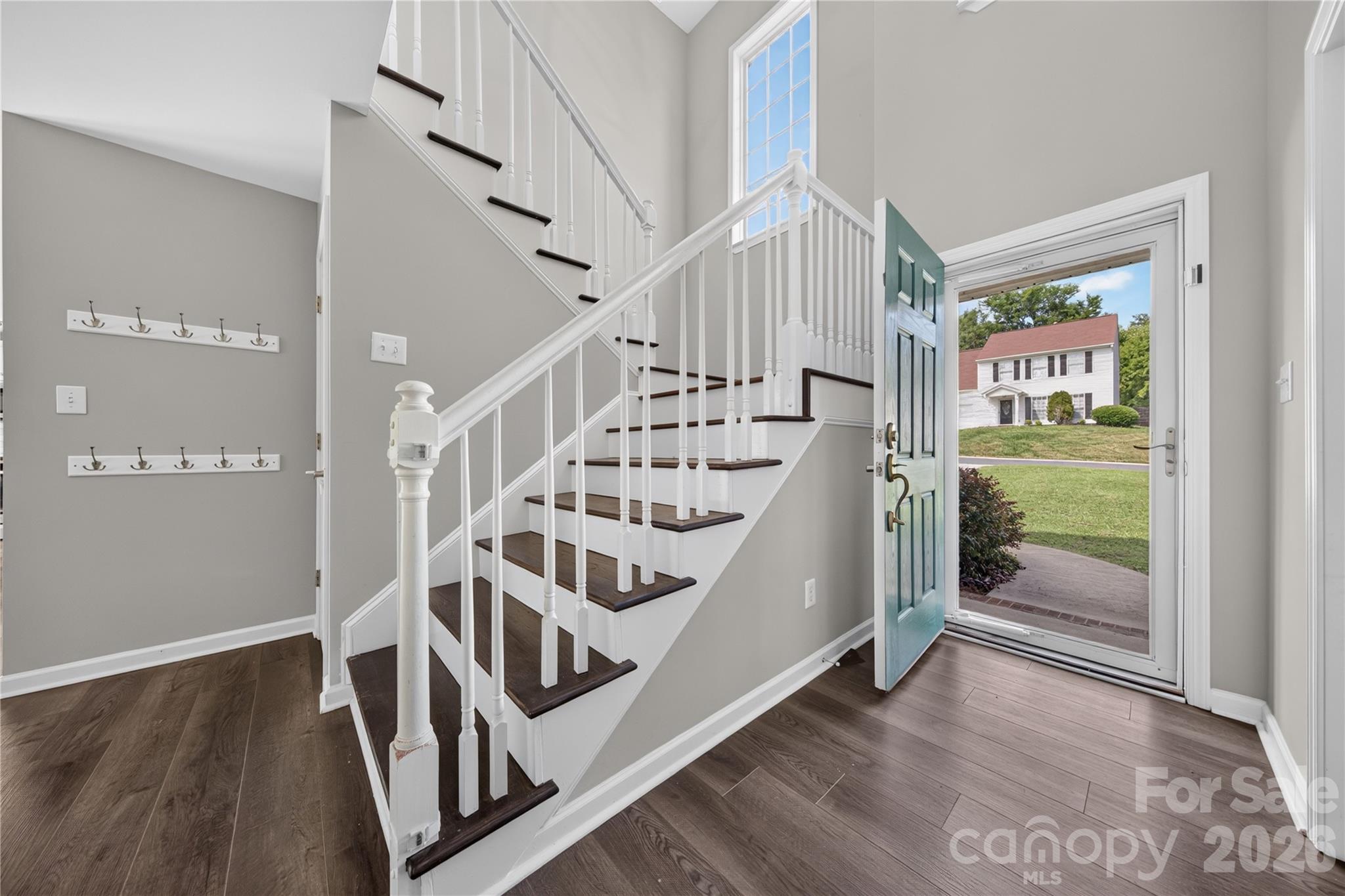 1505 Hollythorne Drive