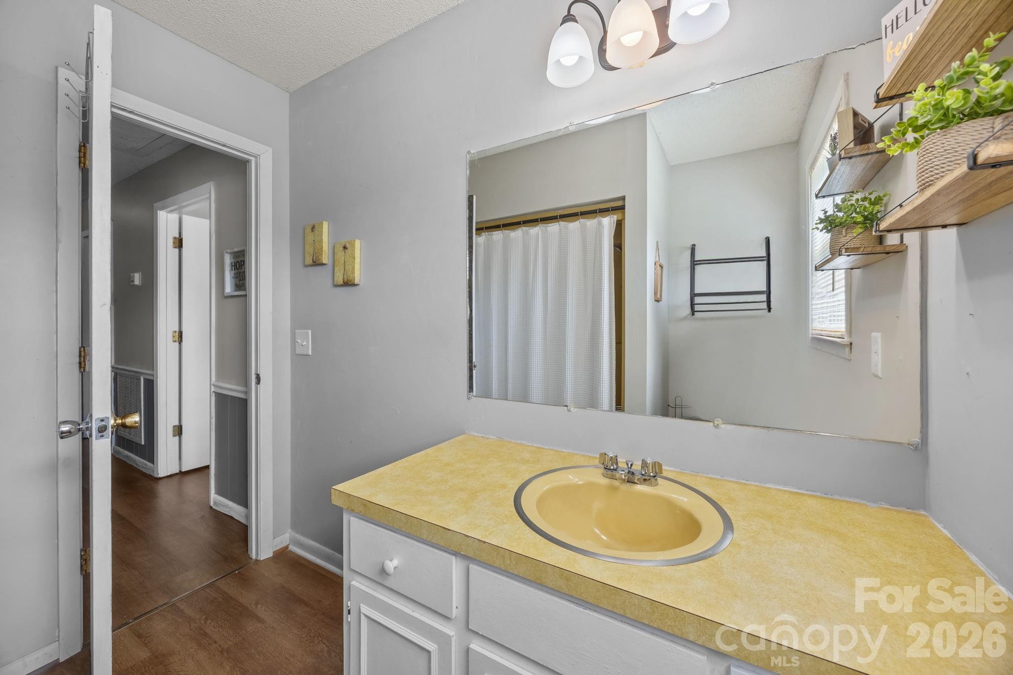 Country Club Estates - Residential