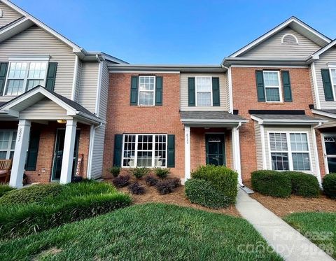 Photo of 8049 Stoneham Court, Matthews, NC 28105 (MLS # 4365868)