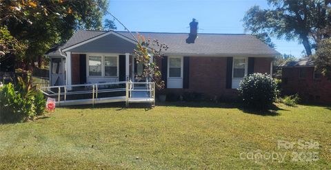 Photo of 5511 Radford Avenue, Charlotte, NC 28217 (MLS # 4314548)