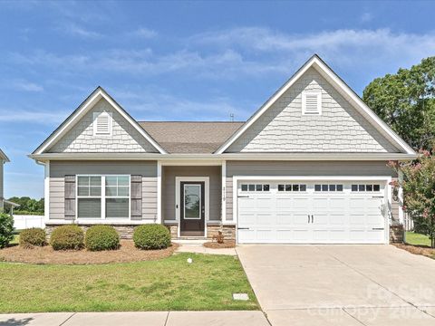 Photo of 2119 Osten Run, Monroe, NC 28110 (MLS # 4403557)