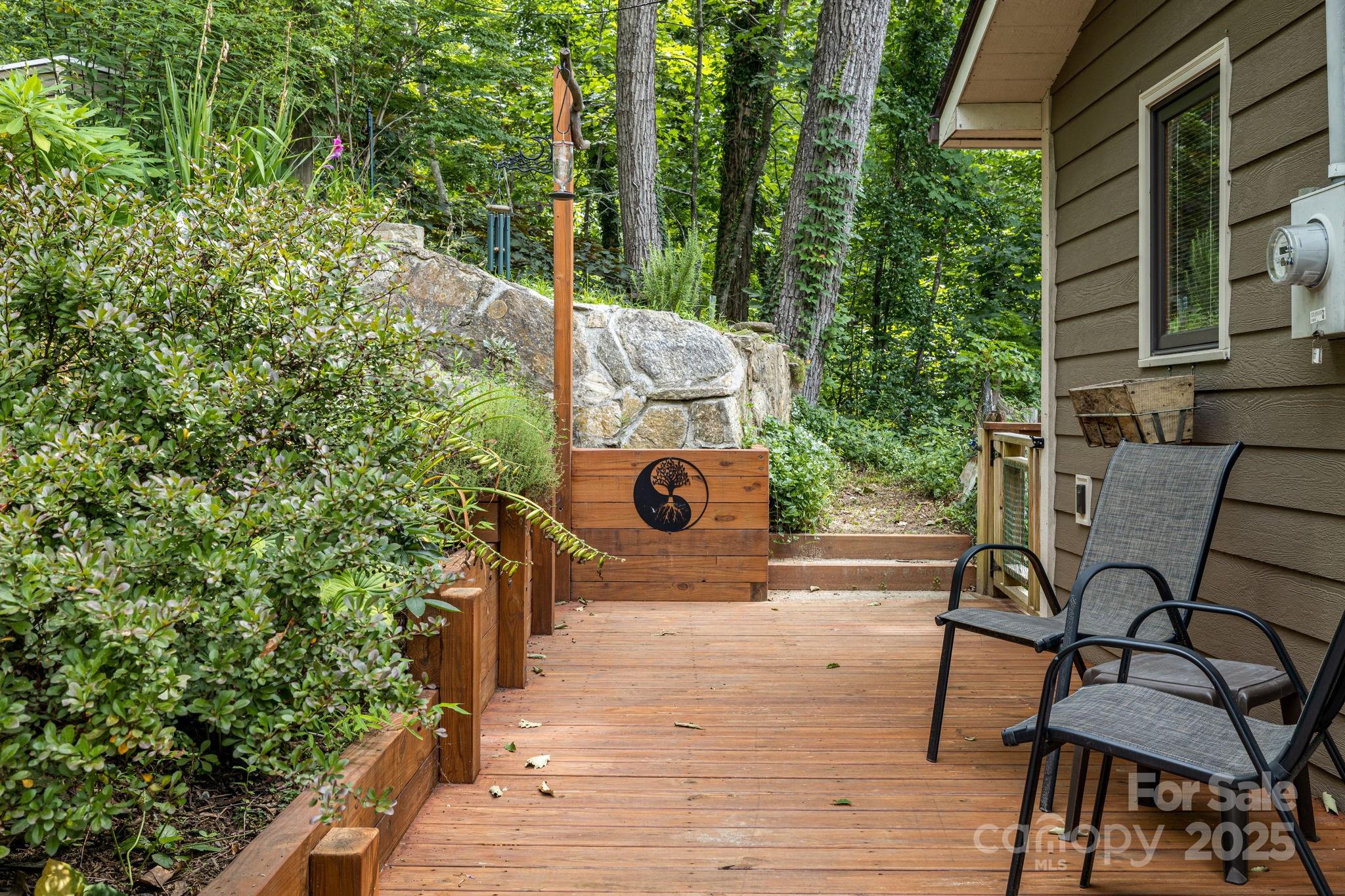 695 Huckleberry Mountain Road