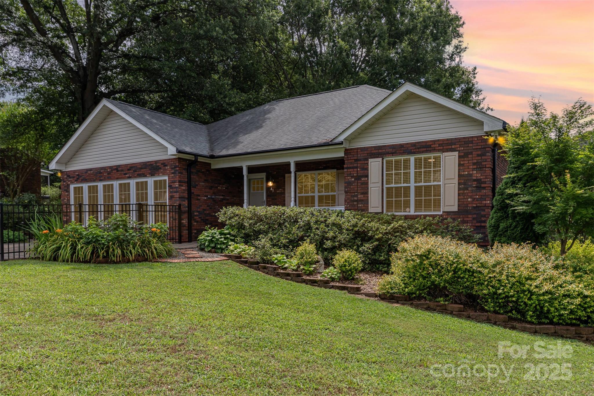 43 Paddington Drive SW