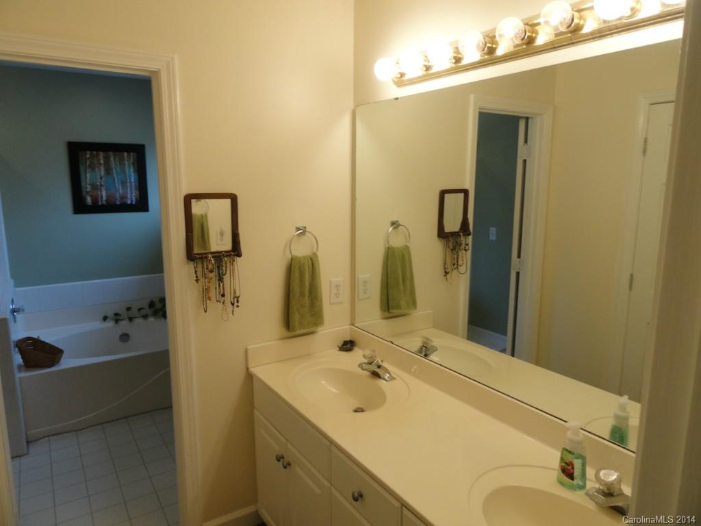 BRISTOL PARK - Residential