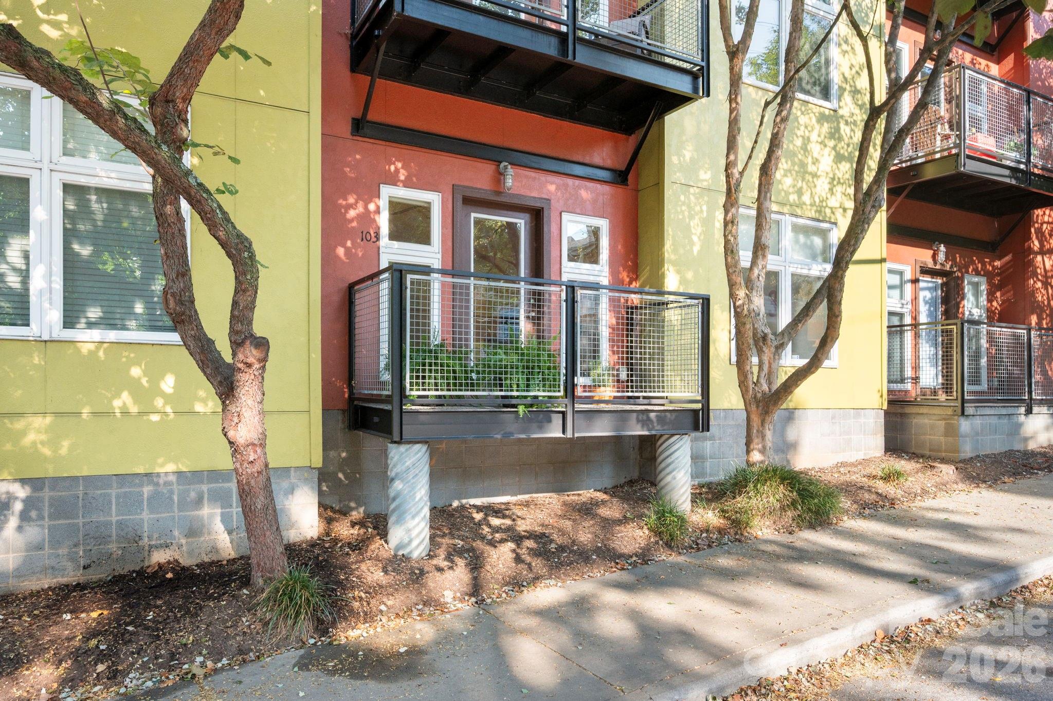 125 Clingman Avenue 103