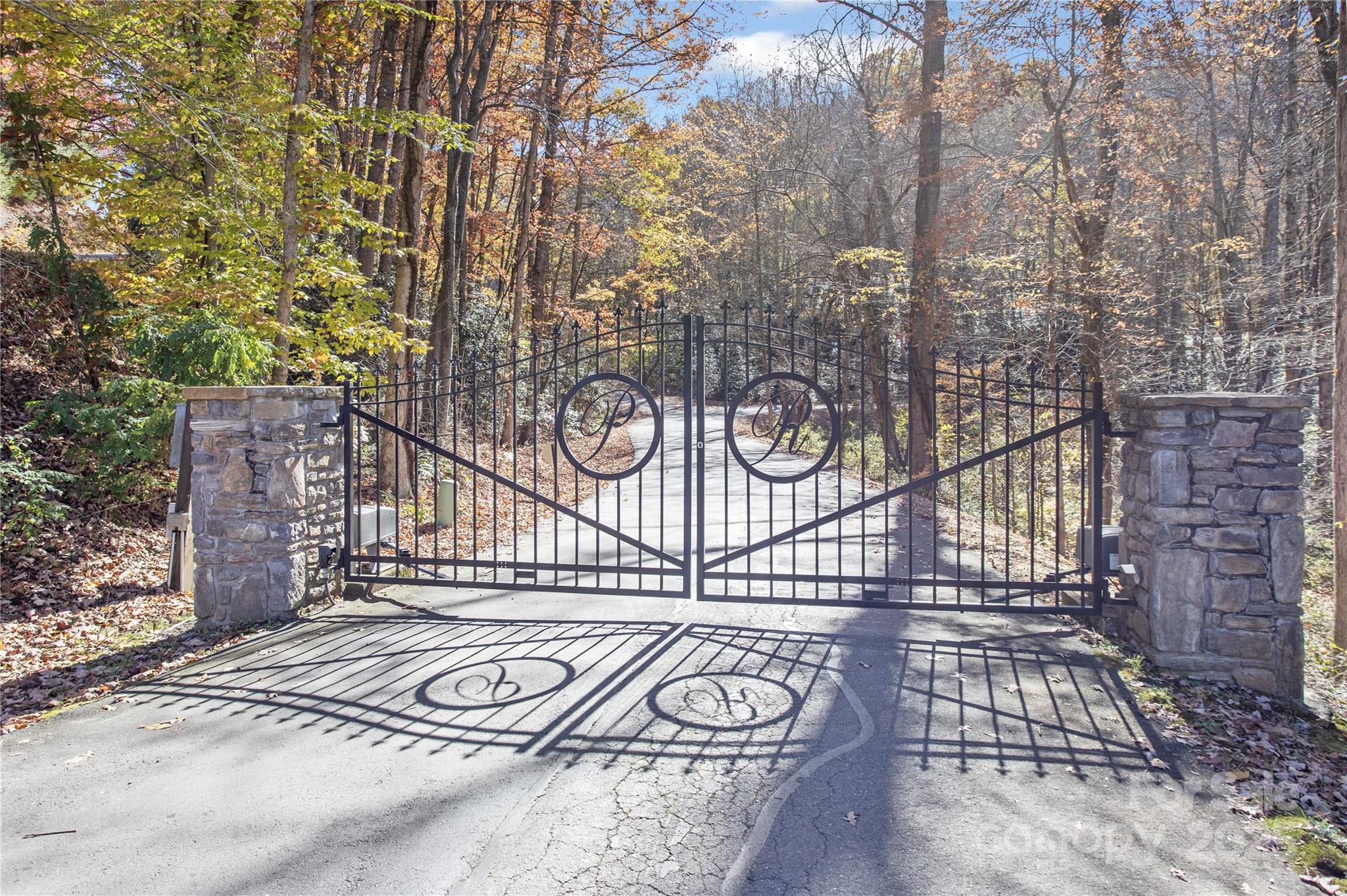 Pinnacle Ridge - Residential