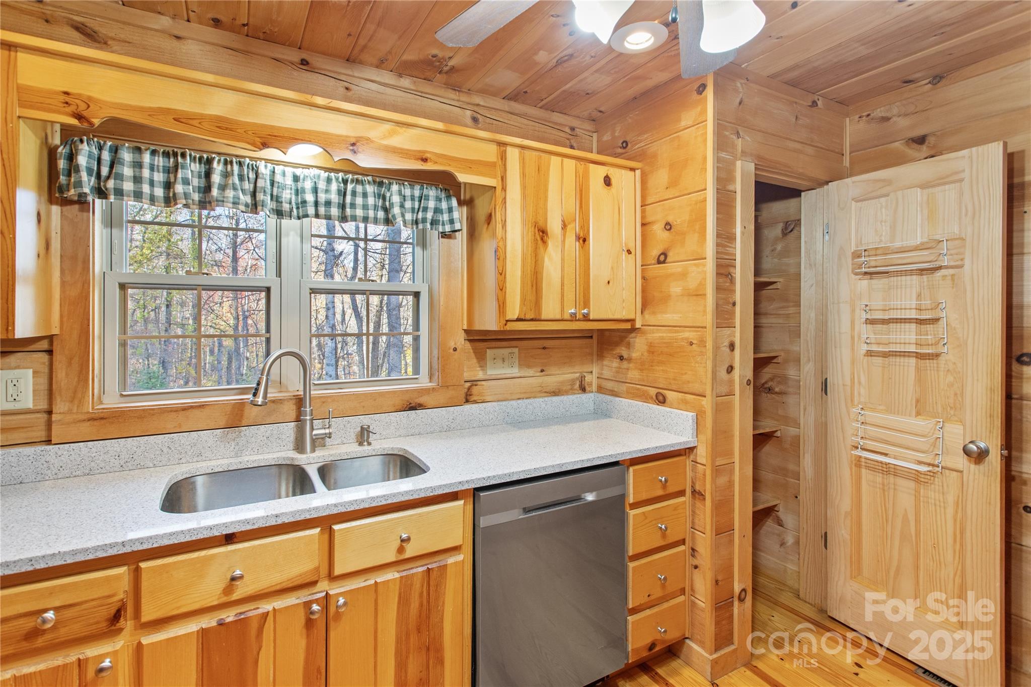 Pinnacle Ridge - Residential