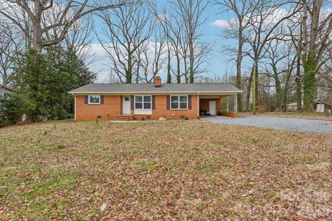 Photo of 3211 Lancaster Highway, Monroe, NC 28112 (MLS # 4342261)