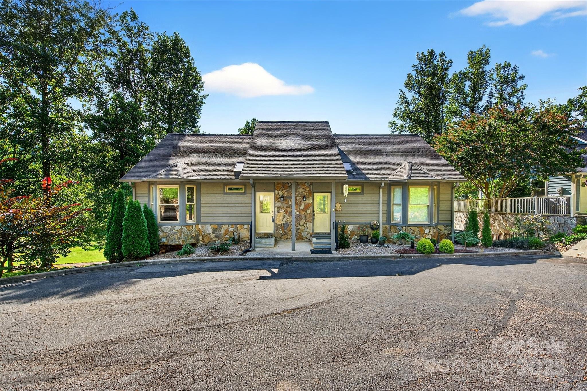 307 #7 Blue Ridge Drive S