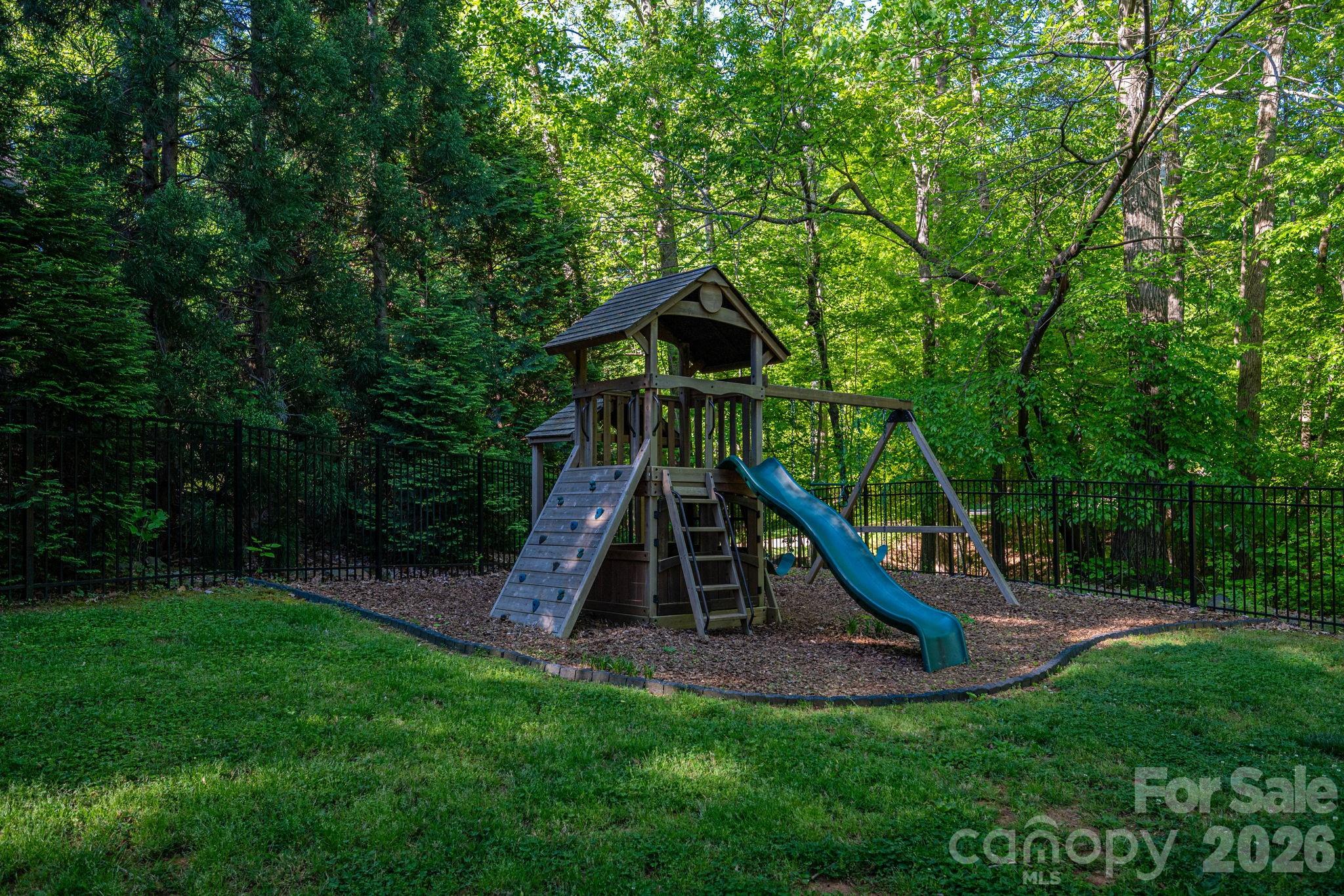 1027 Dan Maples Drive 2