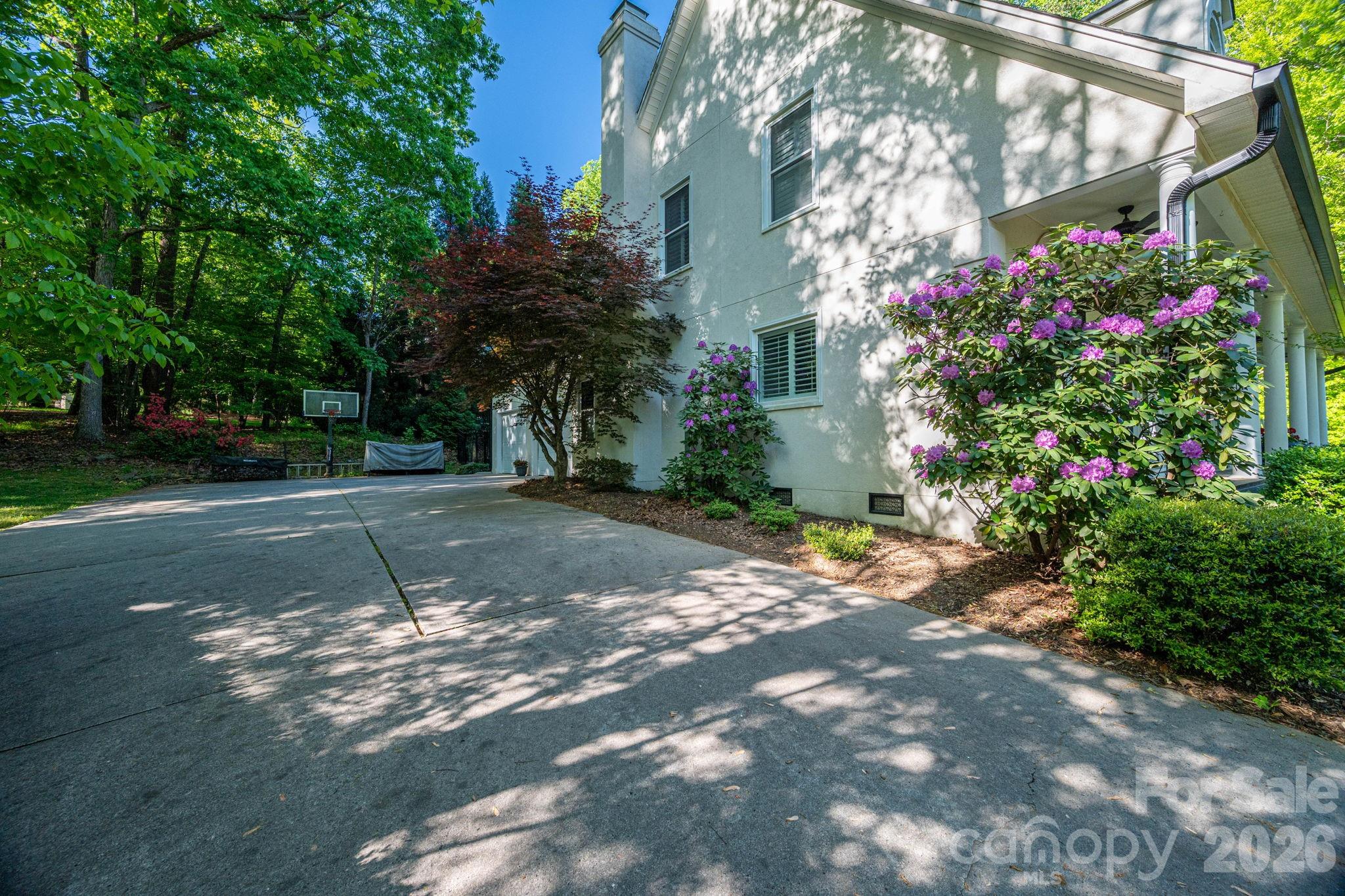1027 Dan Maples Drive 2