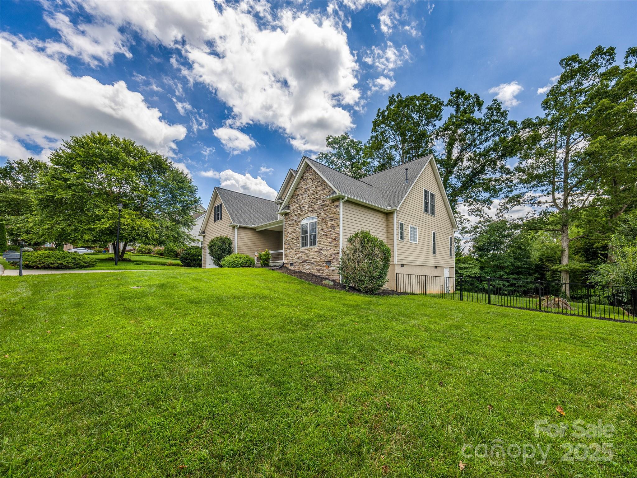 9 Foggy Glen Drive