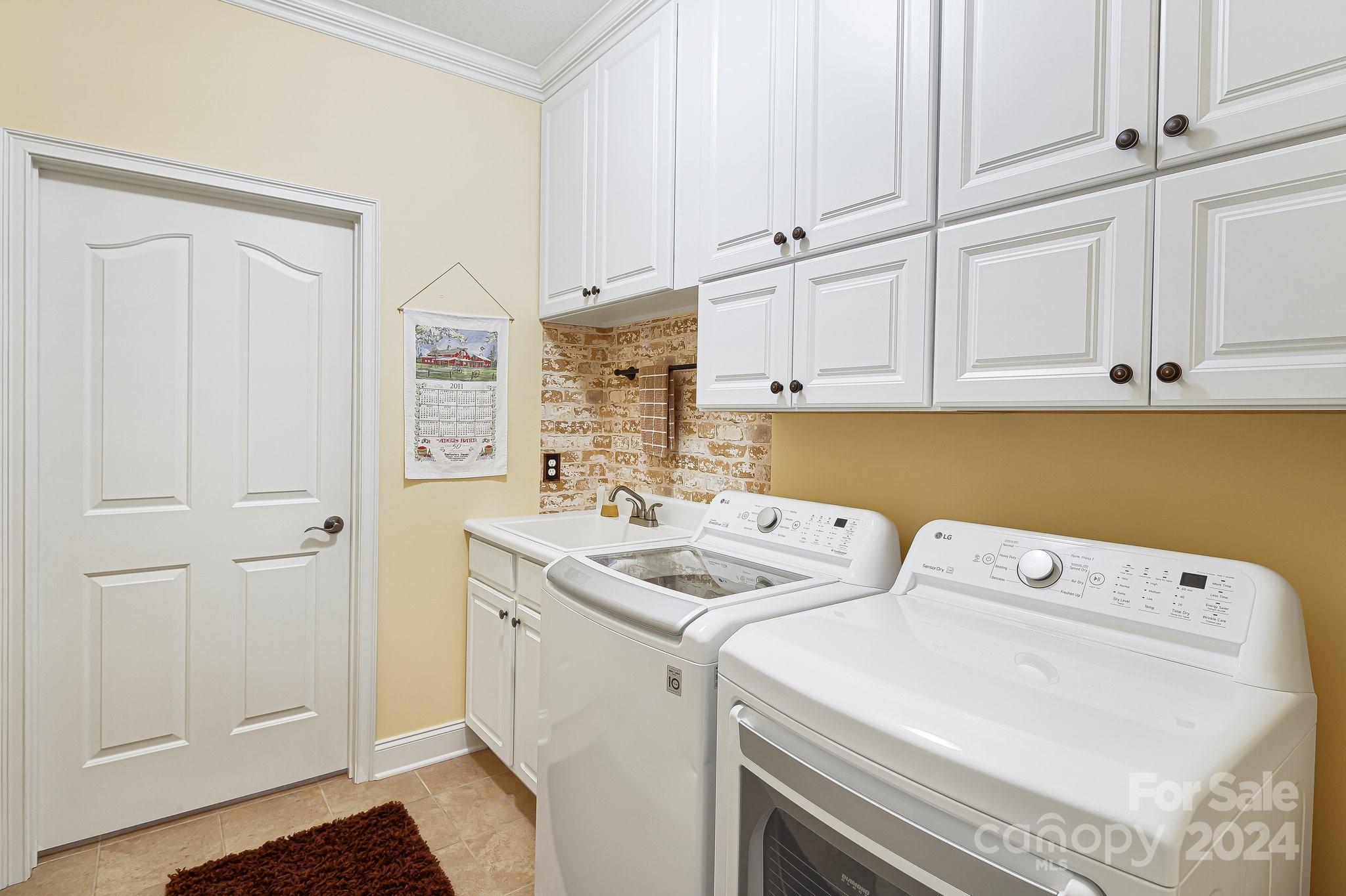 Hamburg Crossing - Residential