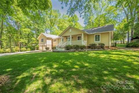 7888 Golf Course Drive N Denver NC 28037