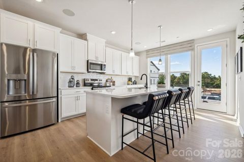 1816 Alexander Village Main Drive Charlotte NC 28262