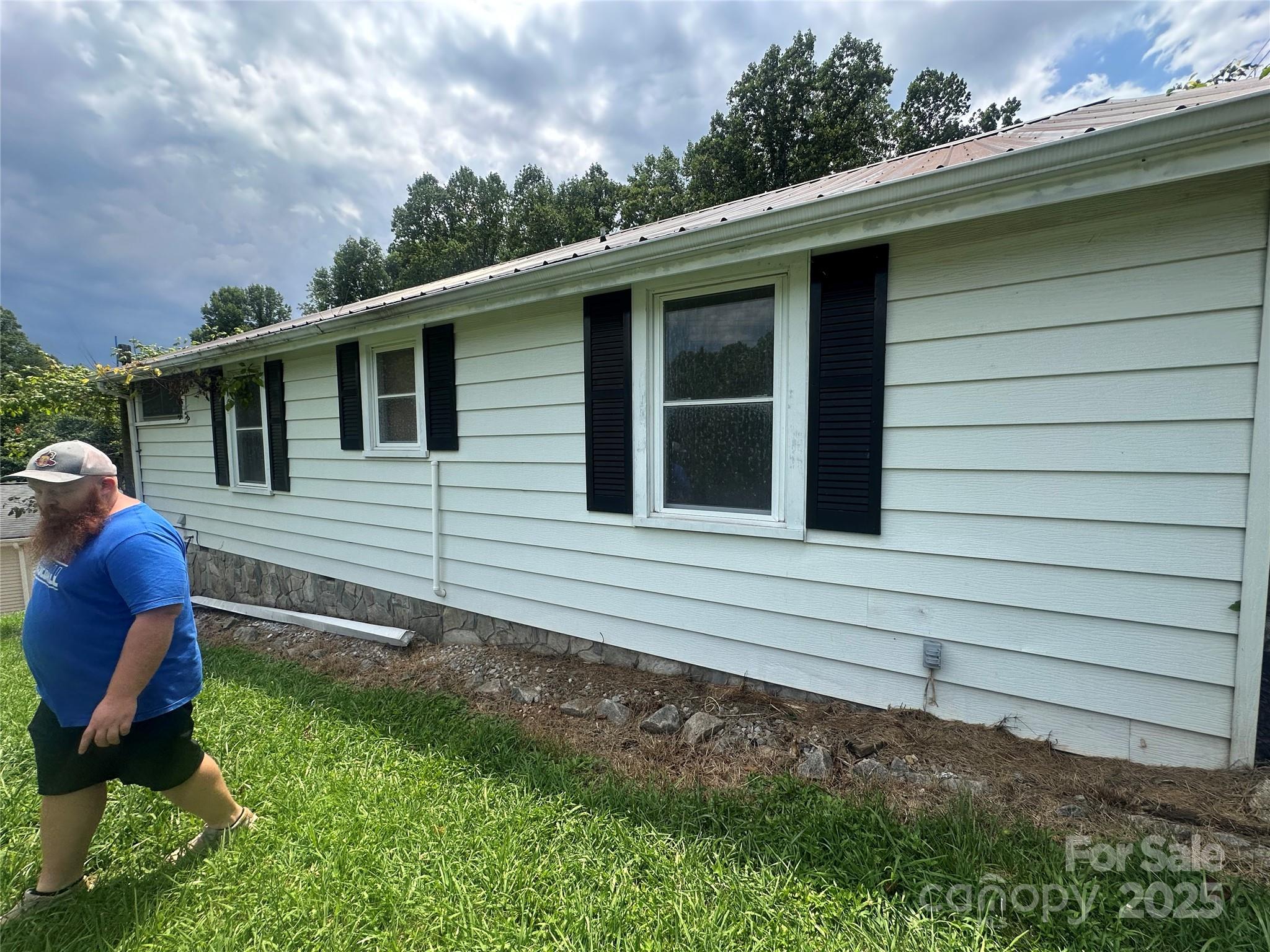 1668 Old Highway 10 Highway E