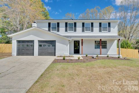 Photo of 7404 Shadowlake Drive, Charlotte, NC 28226 (MLS # 4360731)