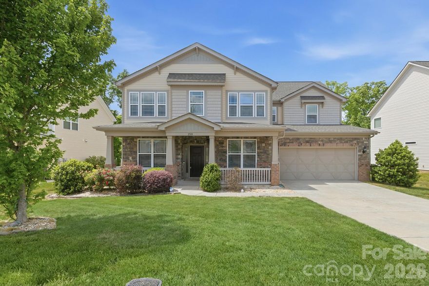 Beautiful Craftsmen Style home with 4 beds, 3.5 baths in sought after Wellington Chase community. ome faces East & gets lot of natural light. Home features huge front porch, open floor plan, gourmet kitchen with gas cooktop, stainless steel appliances, huge island, Office/Flex room, dining room, breakfast area, One Guest bedroom on first floor with full bath. Upstairs has 3 bedrooms, a spacious master bath with huge tub as well as an enclosed shower & a huge bonus room. Great Community features tennis, basketball, splash pool, Jr. Olympic pool, clubhouse.Built by Taylor Morrison, this home has their upgraded features, high ceilings, good craftsmanship etc. Come make this your new home!