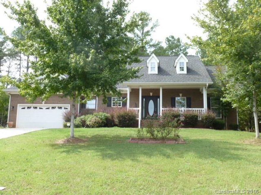 Gorgeous home in Arrowood, features, Large great room, open with lost of natural light and with fireplace/gas logs, hardwood floors, Dining room, great kitchen with stainless appliances, granite counter tops, breakfast bar, oversized master with walk-in, master bath has dbl vanities, separate shower, laundry room has half bath, large country front porch, and large back porch, nice quiet neighborhood.