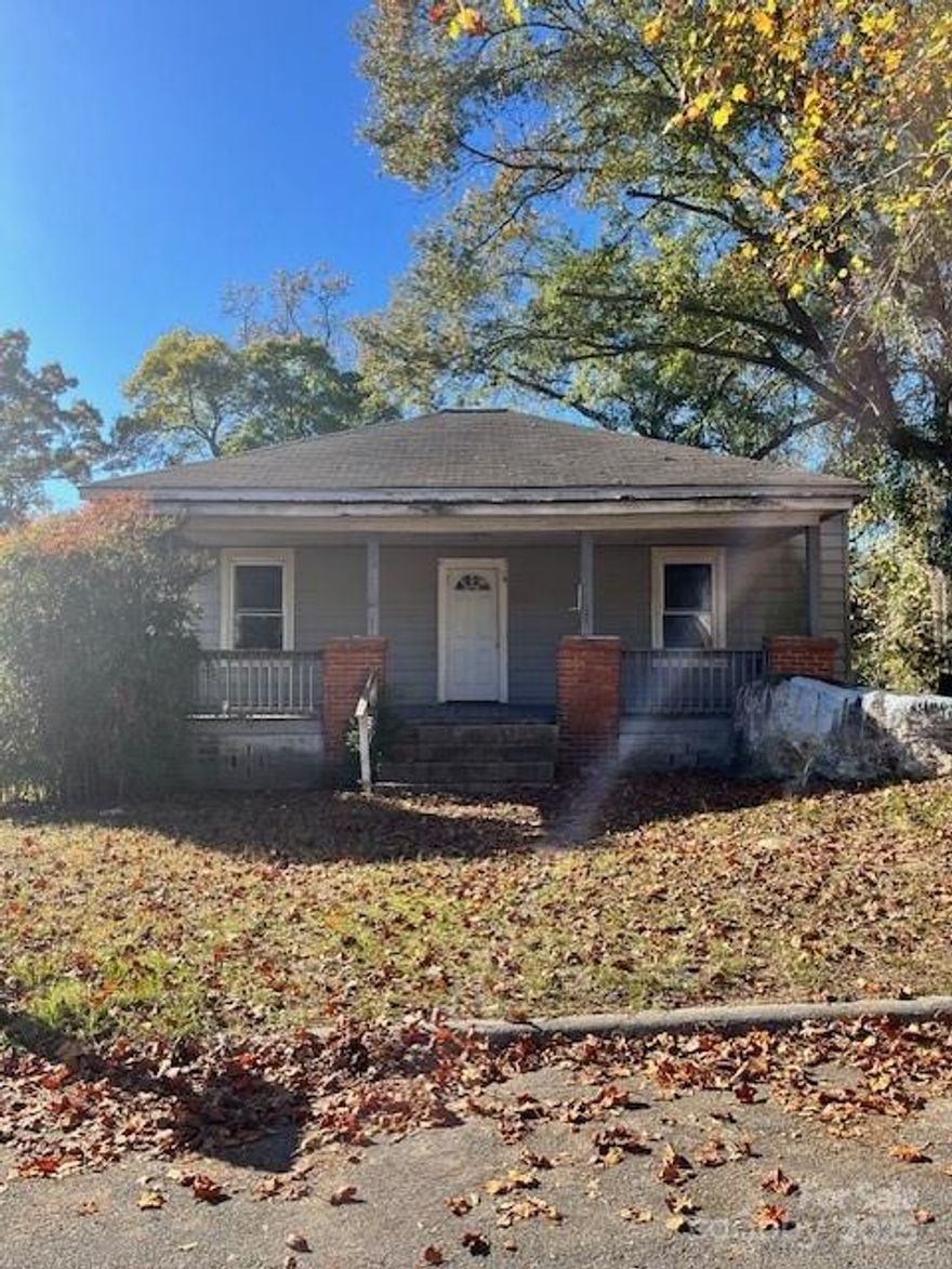 RECENTLY REMODELED BATHROOM
GREAT INVESTMENT PROPERTY