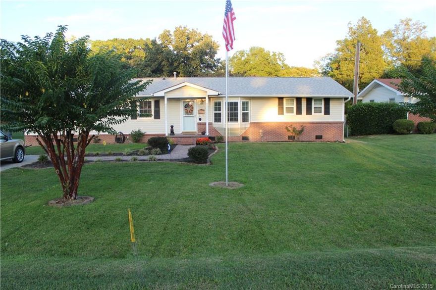 4BR/2BA brick and vinyl ranch in the Clover School District. Beautiful in-ground pool, patio and fenced back yard. Tankless water heater, updated kitchen with SS appliances and tile backsplash, tile and hardwood floors. Large master with whirlpool and separate shower, walk-in closet. Detached storage, playground remains. Driveway enters from Mint St and White St. 1 YEAR AMERICA'S PREFERRED HOME WARRANTY IN PLACE