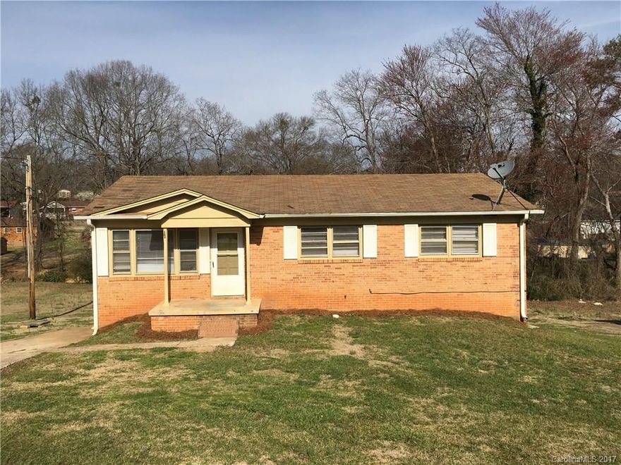 Come see this beautiful 3 bedroom, 1 bathroom home in quaint Gaffney, SC today! It features a full remodel of new paint, flooring, upgraded black appliances, and is very clean and move in ready! Central heating and air as well. Call us today for a viewing!