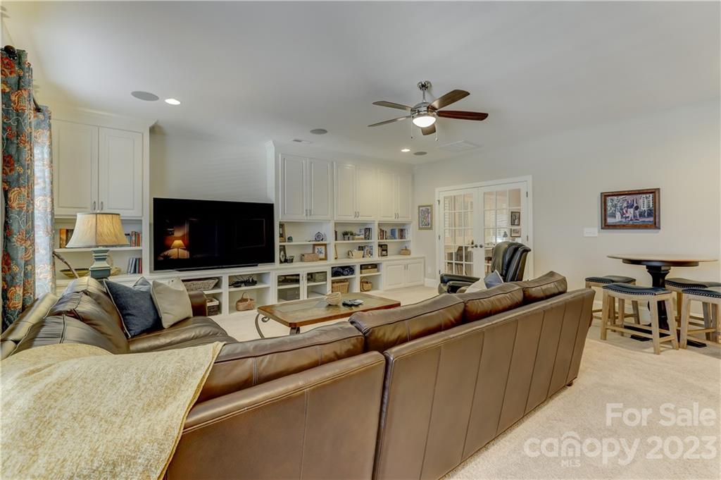 The Palisades - Residential