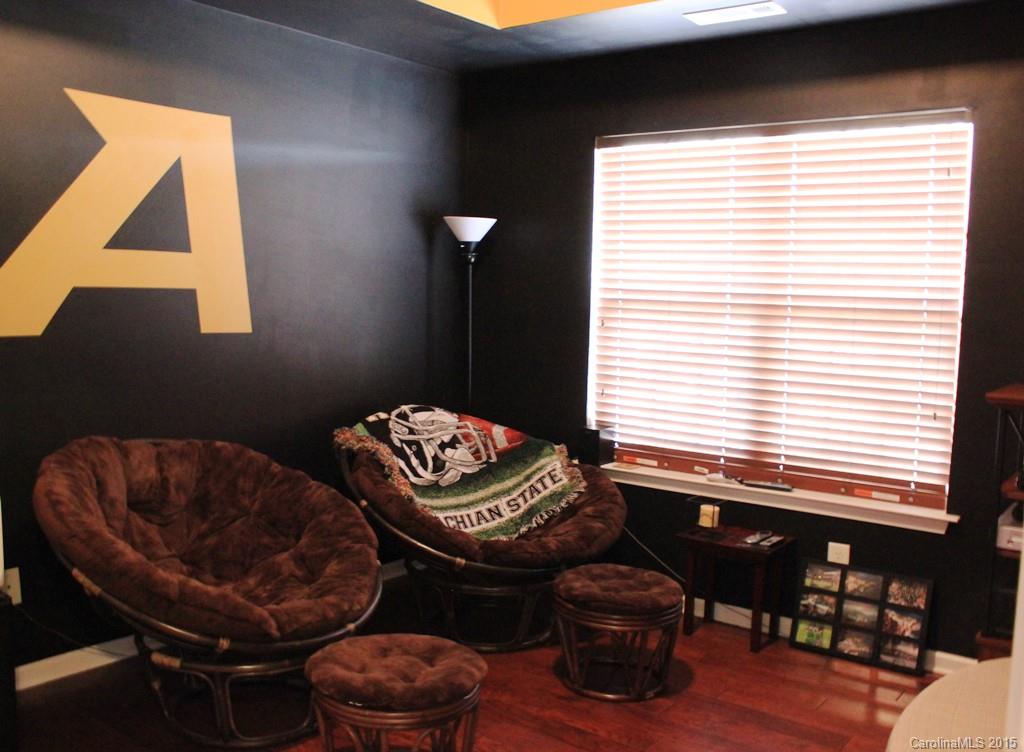 Curtis Pond - Residential