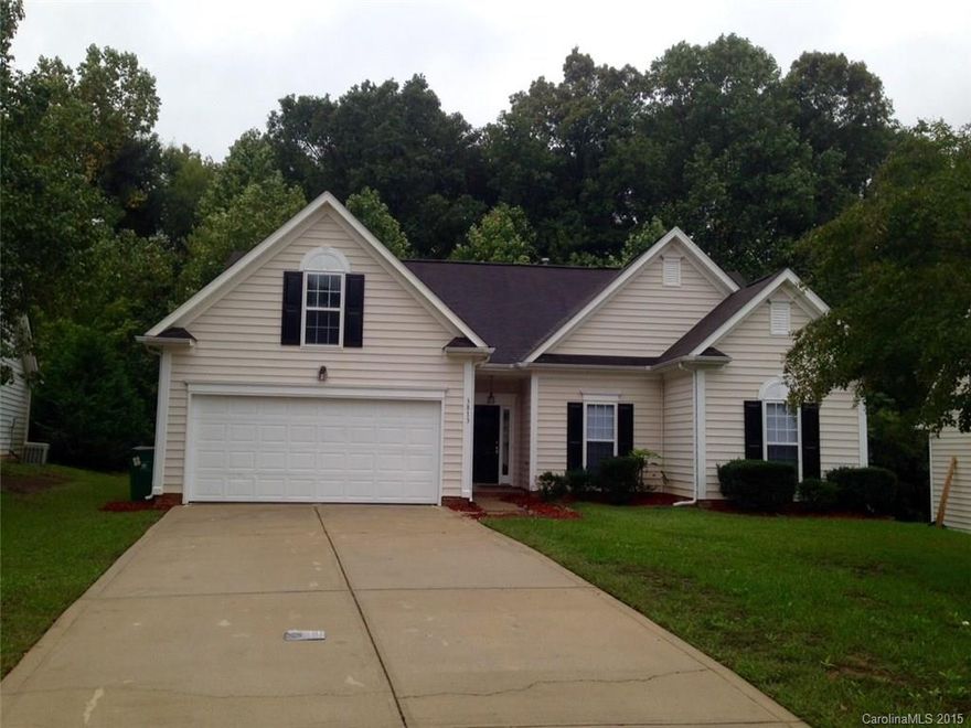 Nice house priced to sell. Fresh paint, new luxury vinyl wood plank flooring throughout, new AC unit and all kitchen appliances remain. Open floor plan with extra high ceilings. Neutral colors throughout and ready to move into. Priced to sell! Seller offering 3% in closing costs with approved lender.