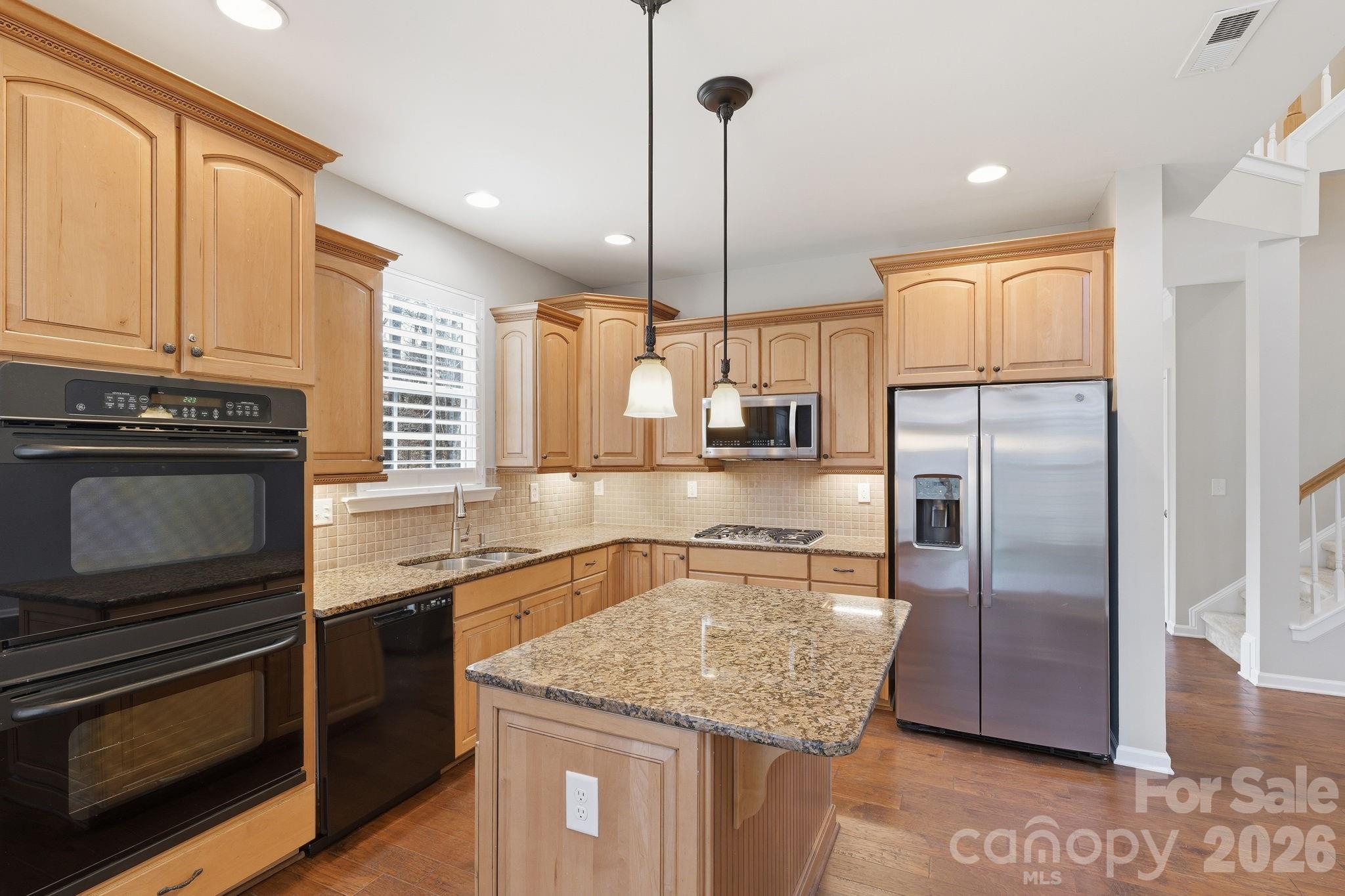 Lake Shore On Lake Wylie - Residential