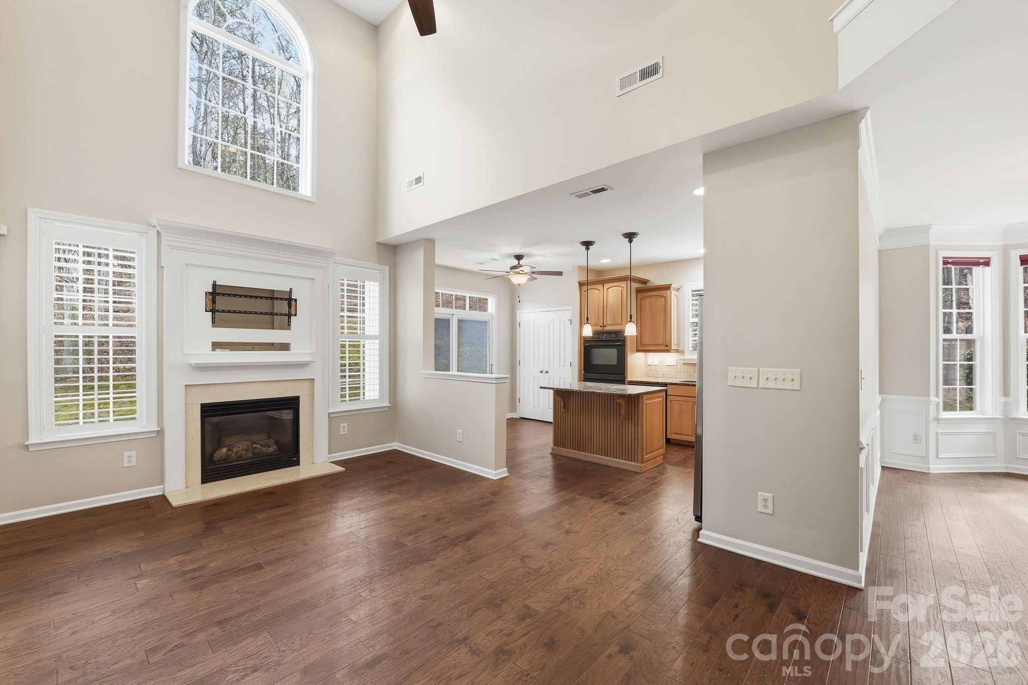 Lake Shore On Lake Wylie - Residential