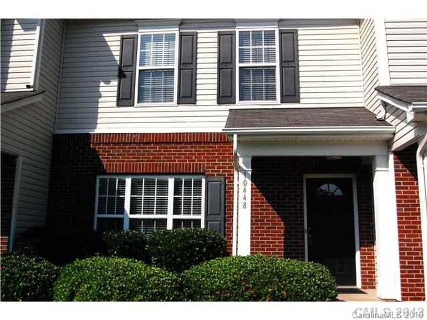 Great townhome just minutes away from Carolina Place shops. 42" maple cabinets and island in kitchen, Master with vaulted ceiling and over sized walk-in closet, patio with privacy fence divider. Proof of Renters Insurance is required