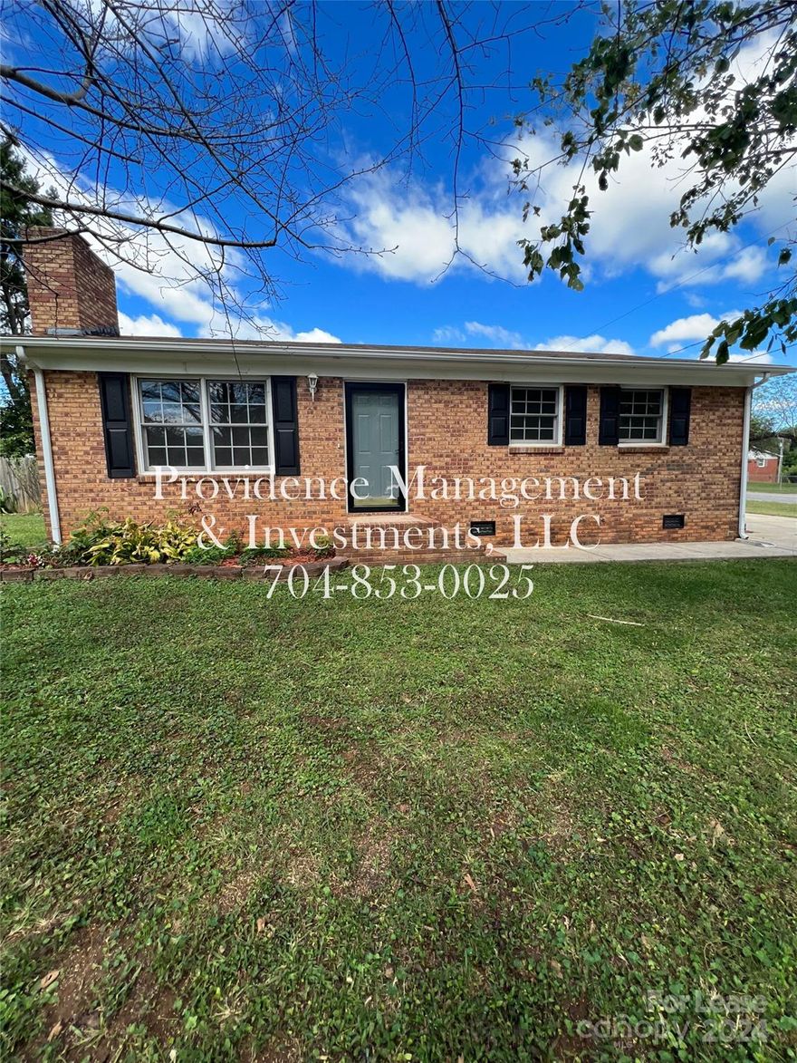 Check out this newly renovated 3-bedroom, 1-bathroom gem! Located just minutes from downtown Bessemer City and I-85, this home boasts a spacious fenced-in backyard, perfect for relaxing or entertaining. Whether you're solo, with a partner, or a family, this home has something for everyone. Don't miss out—act now before it's gone!