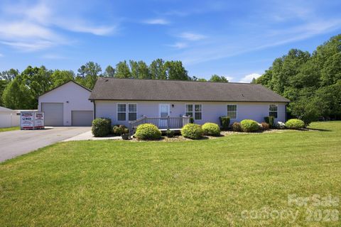 Photo of 470 Westen Acres Drive, Kannapolis, NC 28081 (MLS # 4369411)