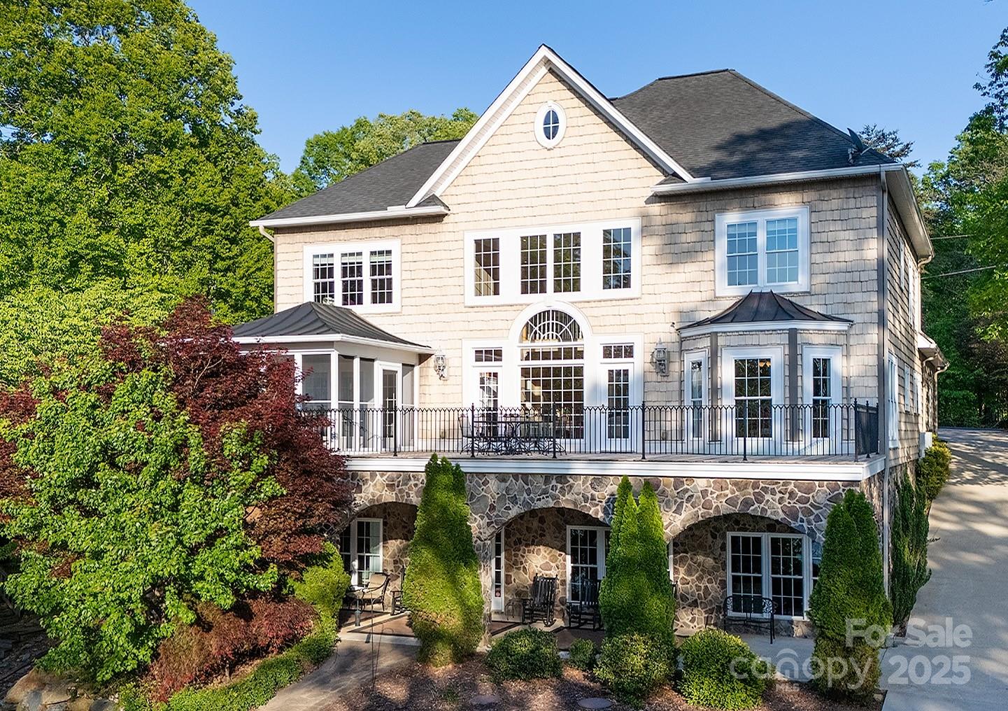 338 Fairfield Court