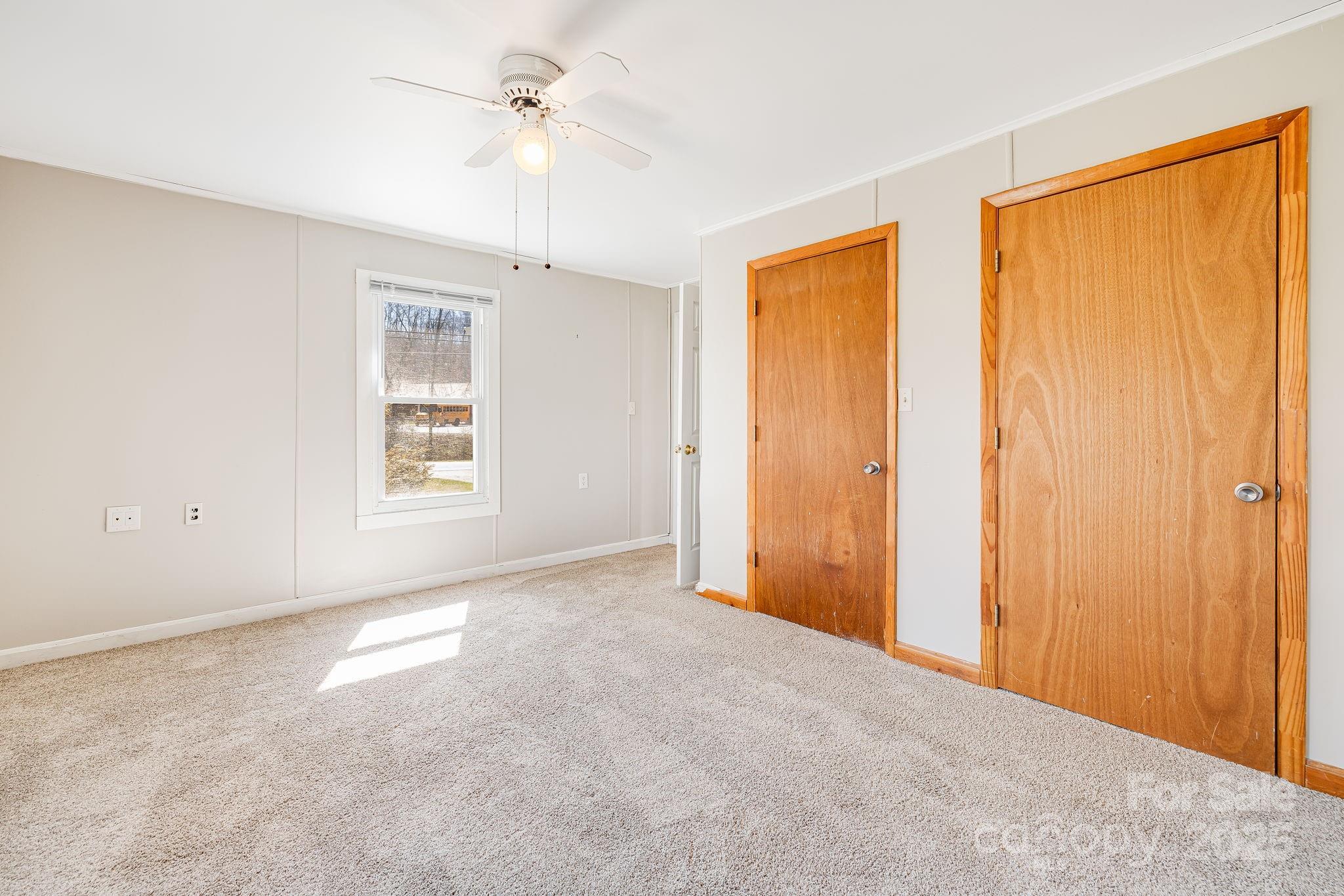 Clyde, North Carolina 28721, United States, 3 Bedrooms Bedrooms, ,2 BathroomsBathrooms,Residential,Under Contract,89127