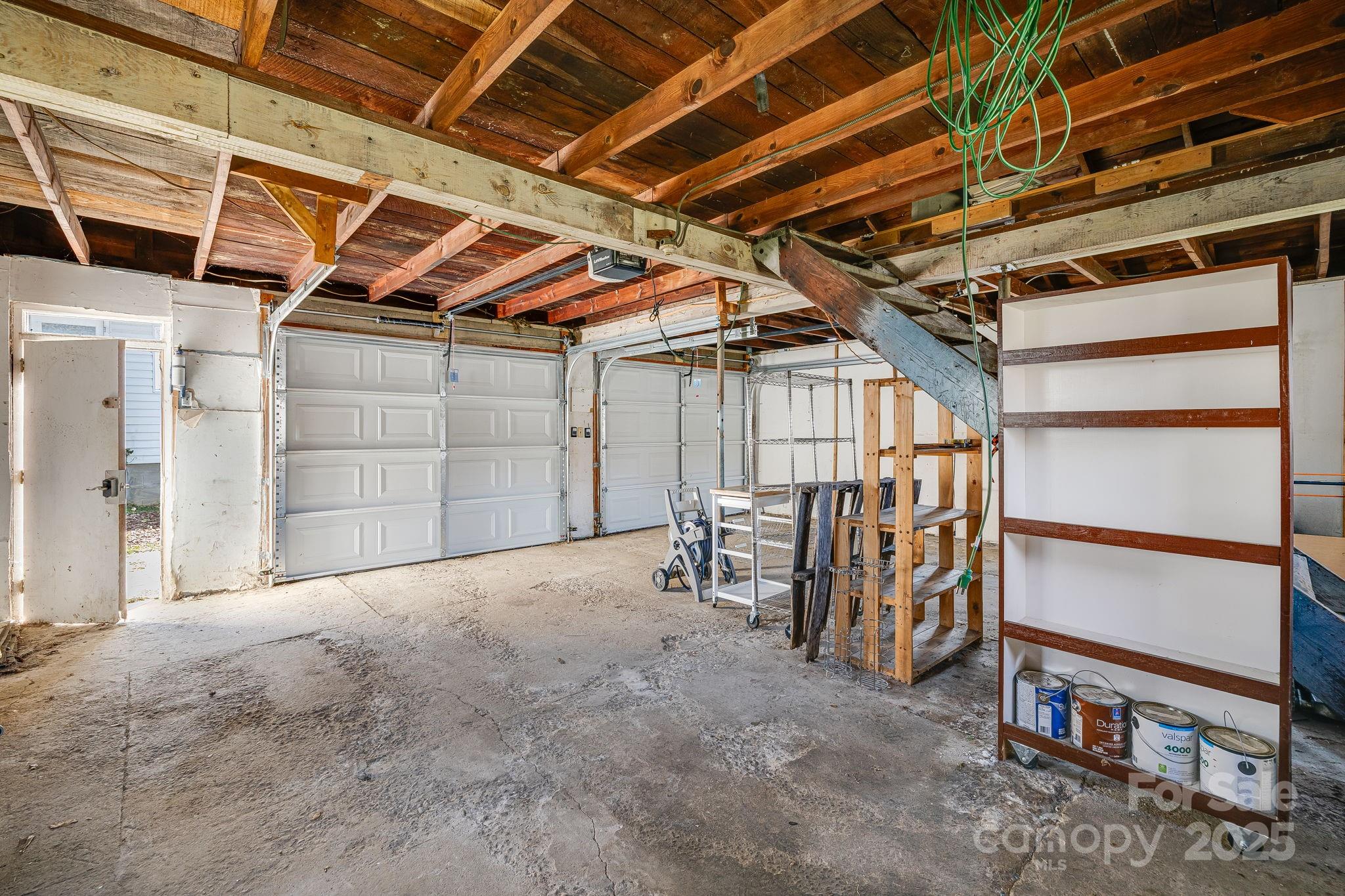 Clyde, North Carolina 28721, United States, 3 Bedrooms Bedrooms, ,2 BathroomsBathrooms,Residential,Under Contract,89127