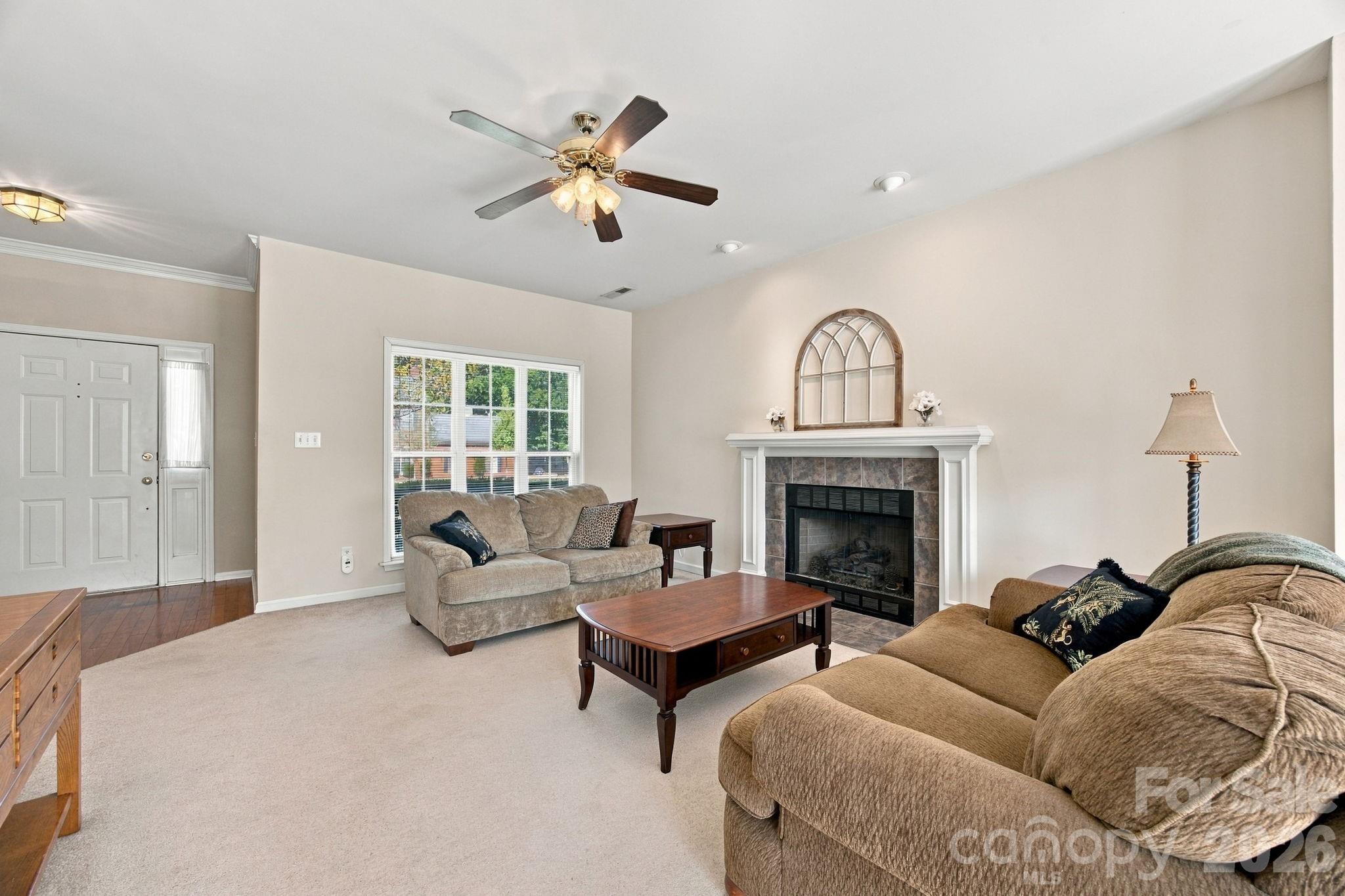 2807 Edgebrook Circle