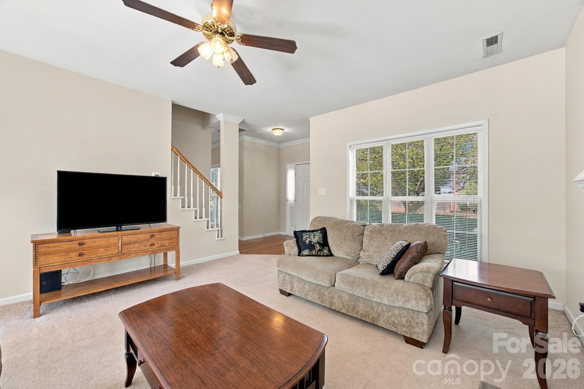 2807 Edgebrook Circle