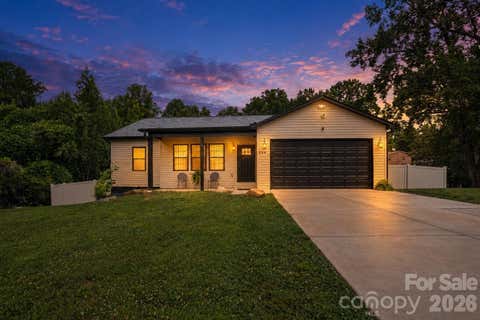 Photo of 544 30th Avenue NW, Hickory, NC 28601 (MLS # 4397229)