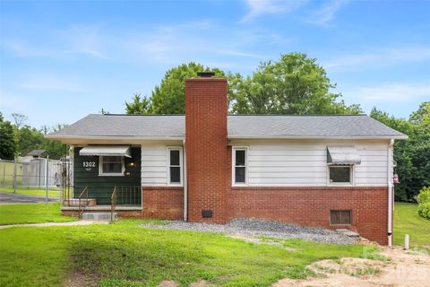 Photo of 1302 W Gold Street Extension, Kings Mountain, NC 28086 (MLS # 4399450)