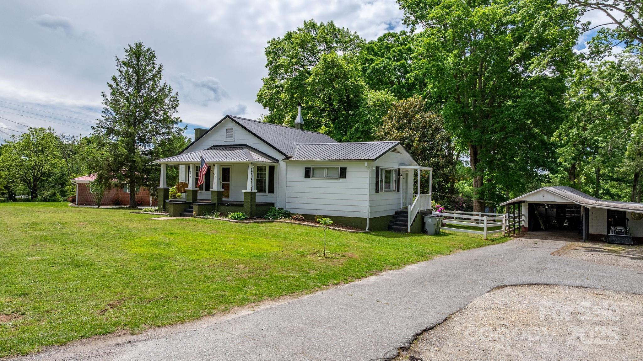 1826 Walt Arney Road