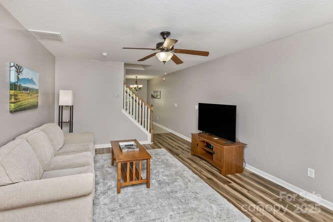 43 Sunny Meadows Boulevard