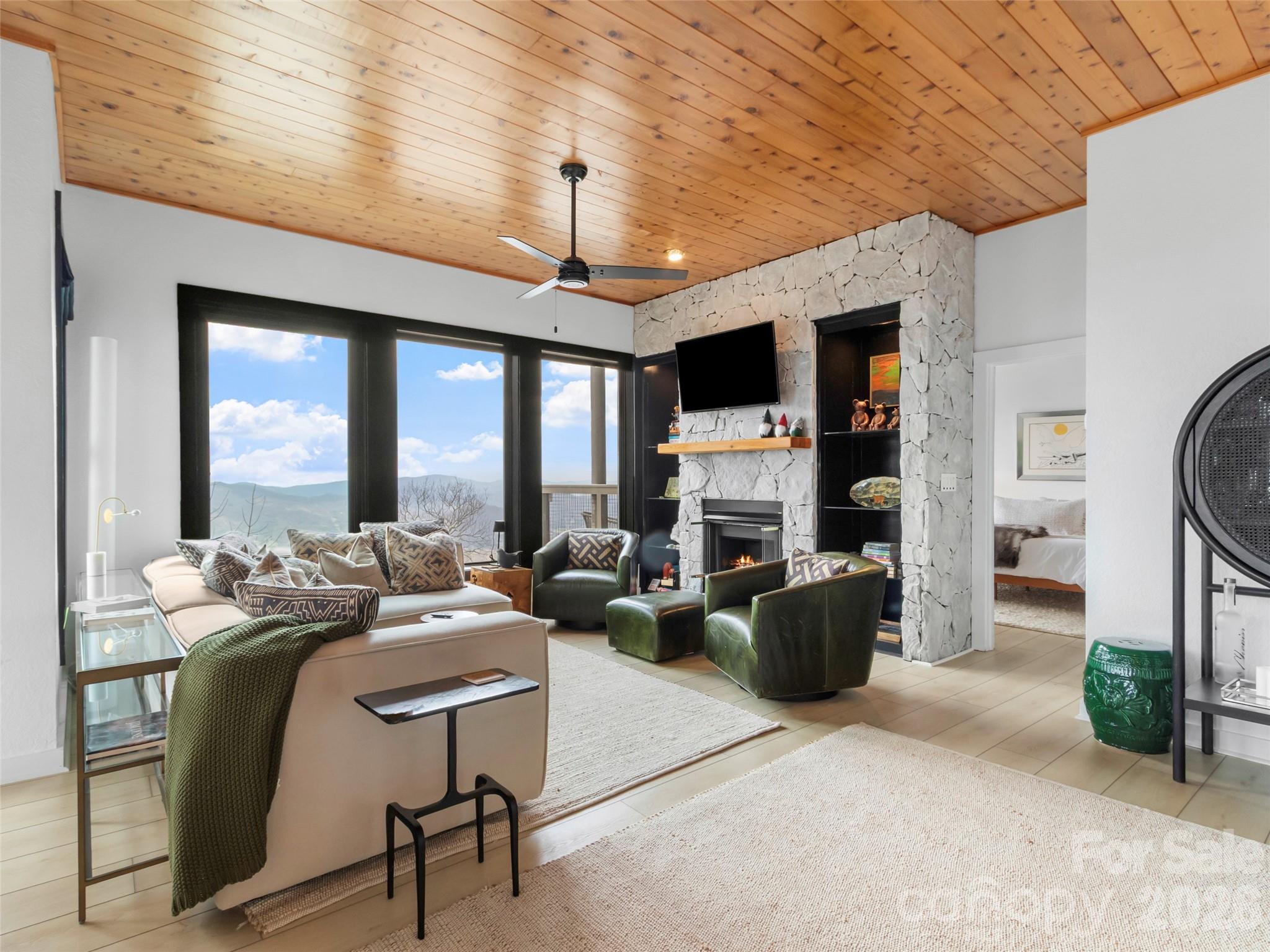 30 Club Villa Court B/5