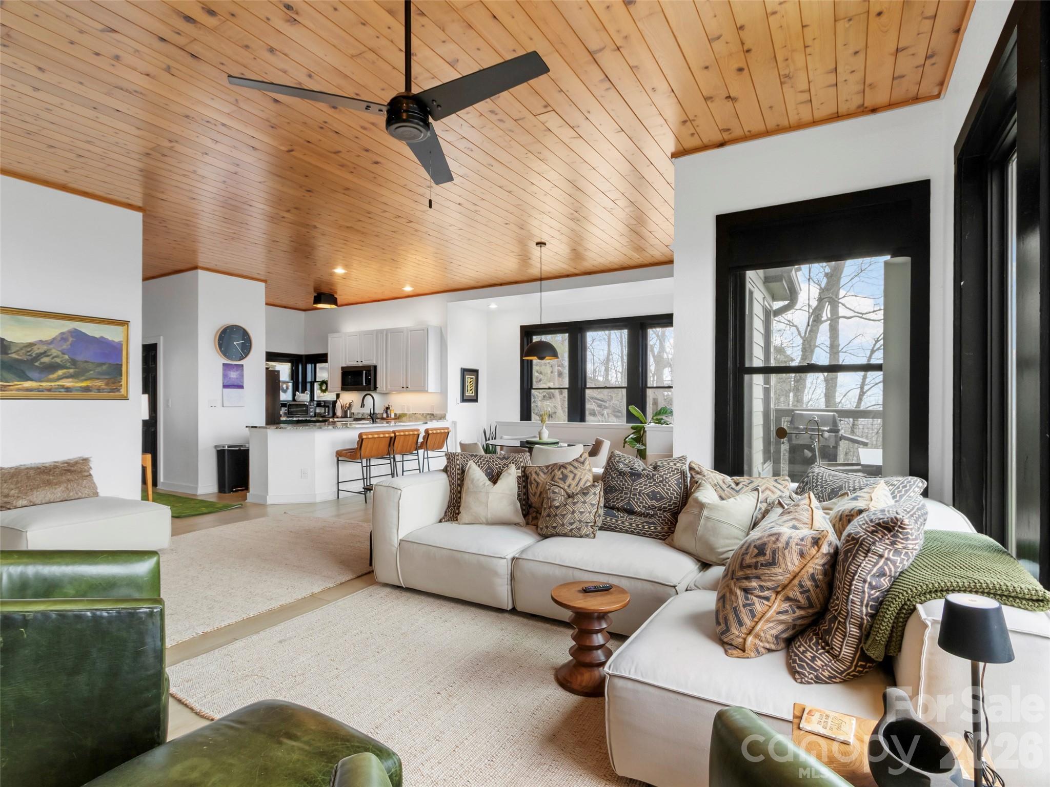 30 Club Villa Court B/5