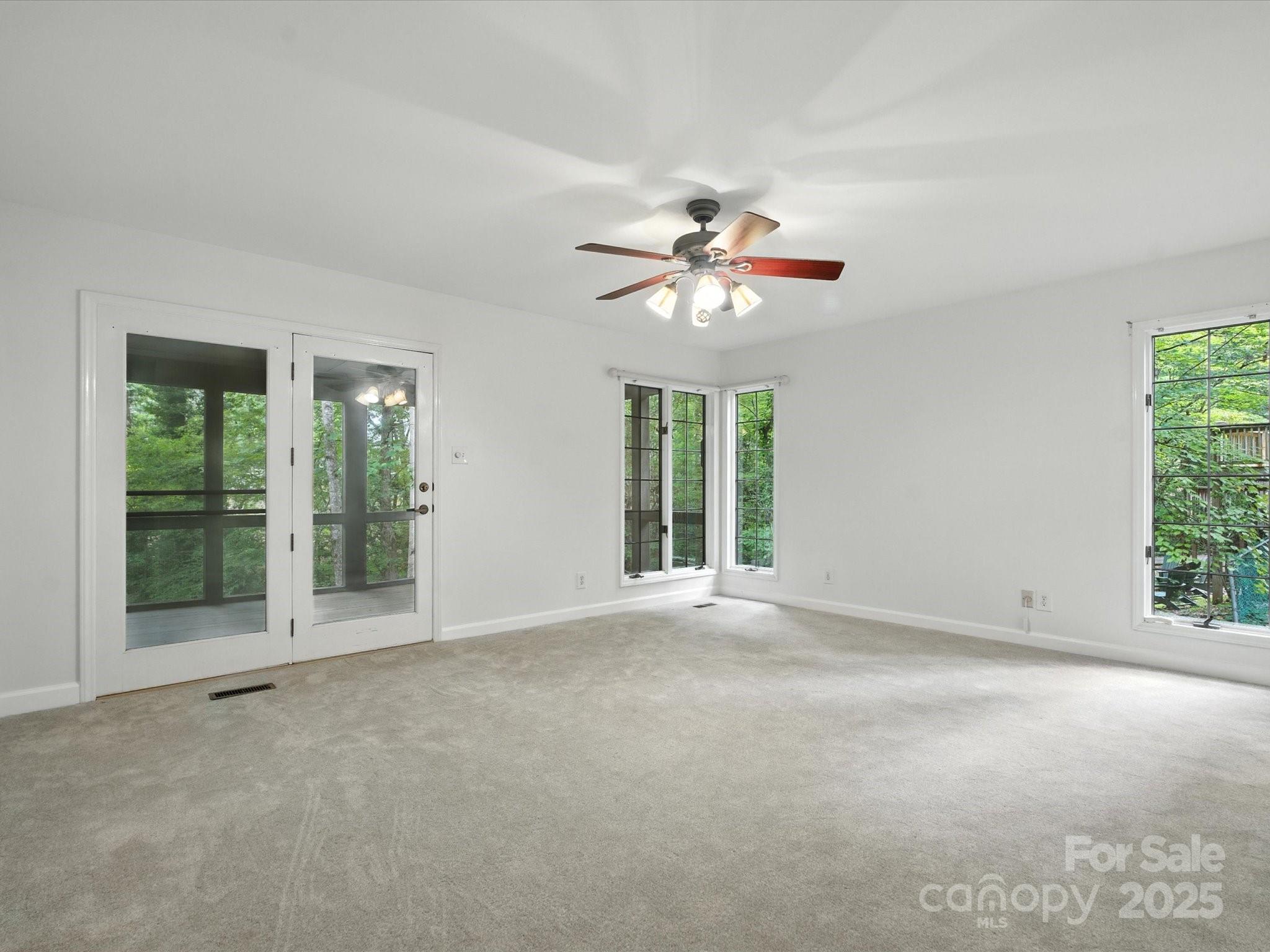 RIVER HILLS - Residential