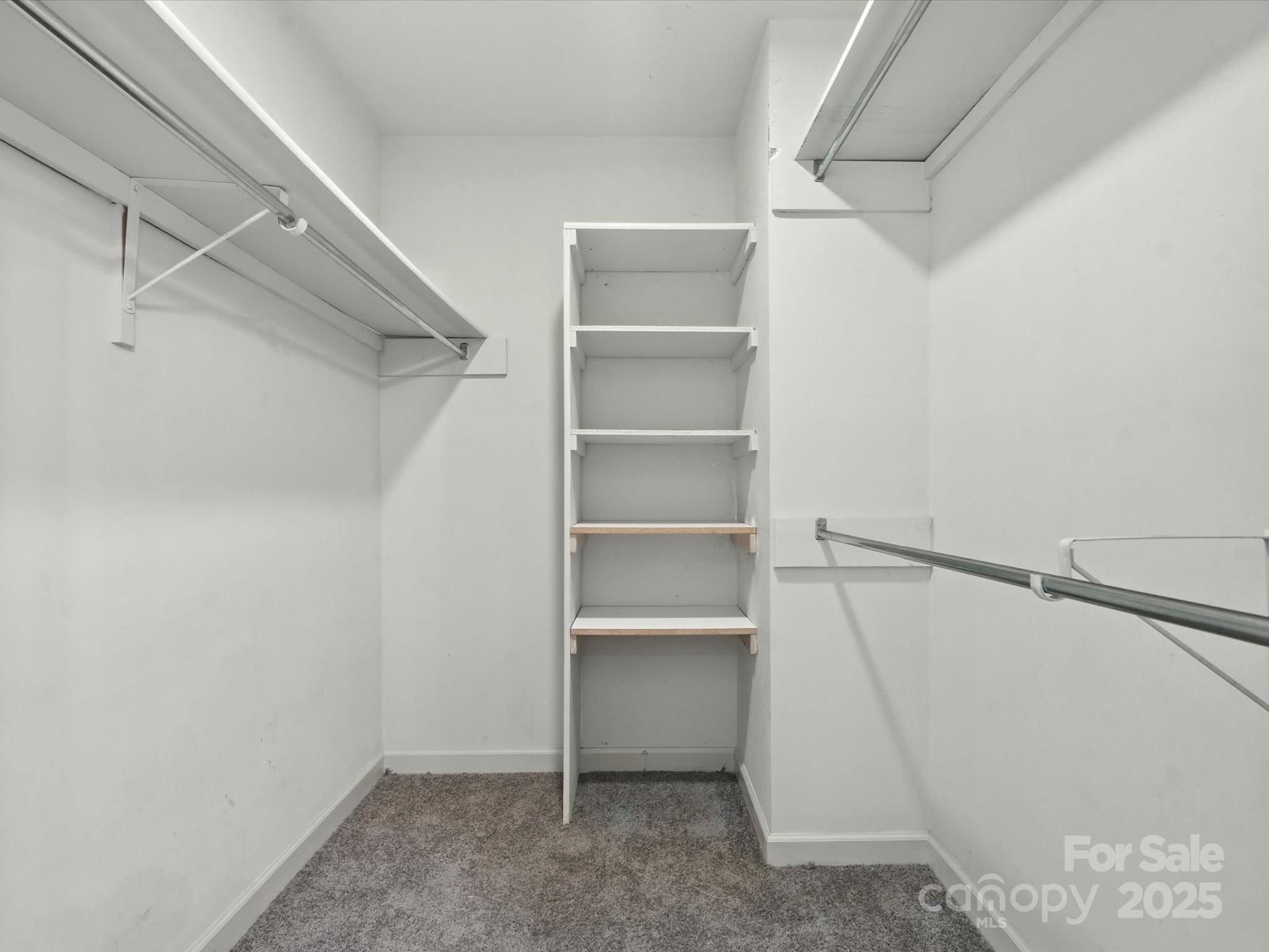 RIVER HILLS - Residential