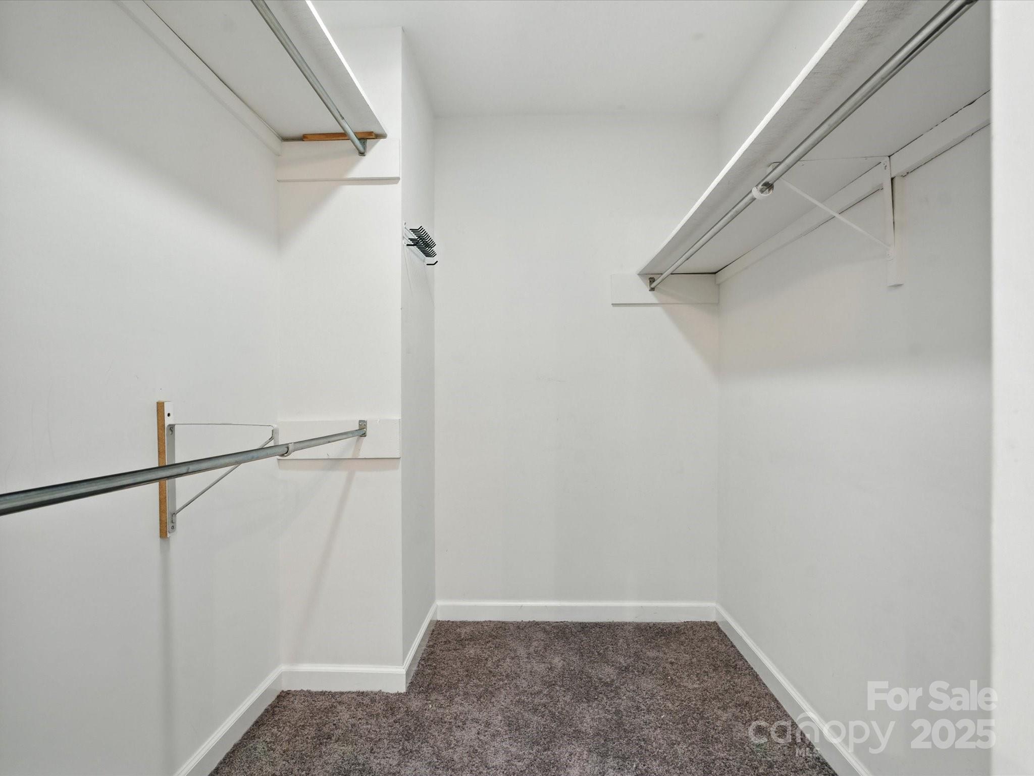 RIVER HILLS - Residential