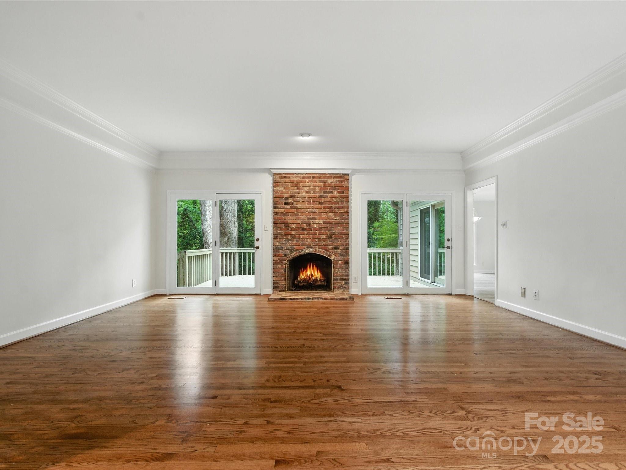 RIVER HILLS - Residential